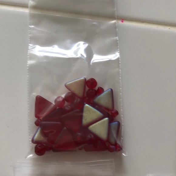 12 Units Miscellaneous Jewelry Making Supplies - Picture 8 of 13